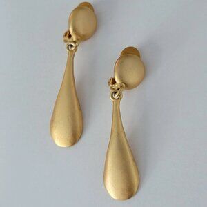 Signed Vintage Erwin Pearl Matte Gold-tone Long Teardrop Dangle Clip-on Earrings